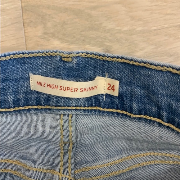 SOLD - Levi’s Mile High Super Skinny Denim Jean - Picture 4 of 5